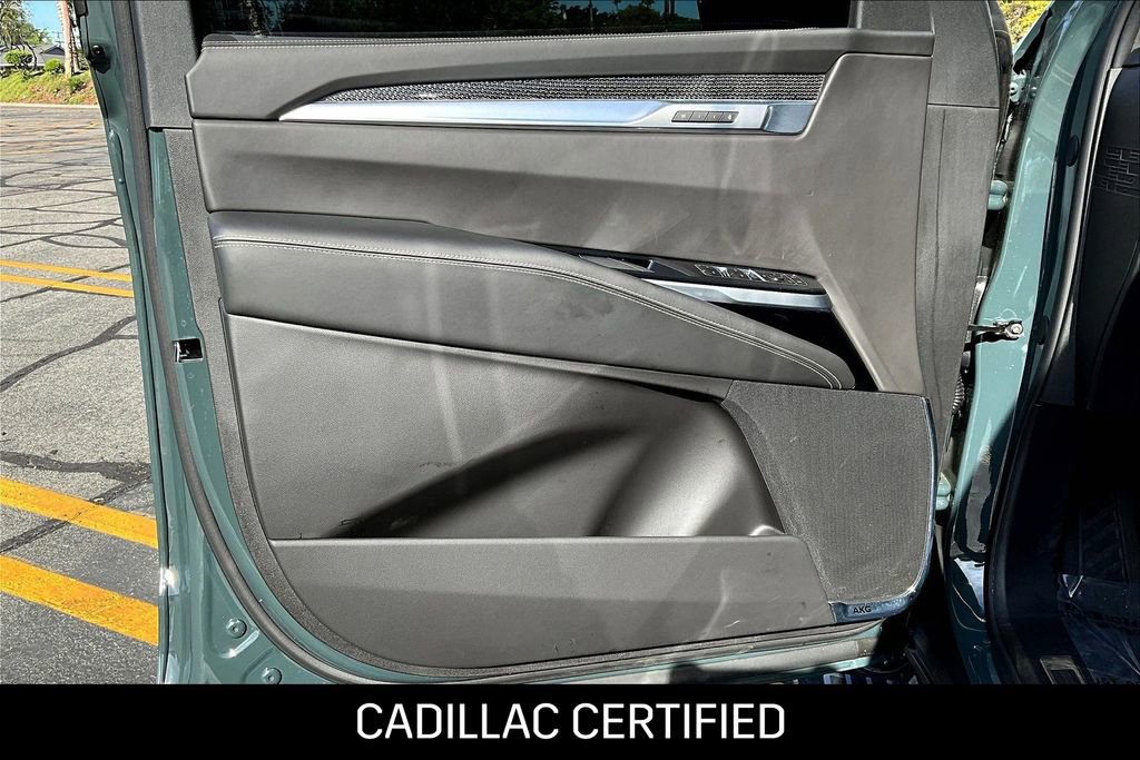Used 2025 Cadillac Escalade ESV V w/ LPO, ONYX Package image 20