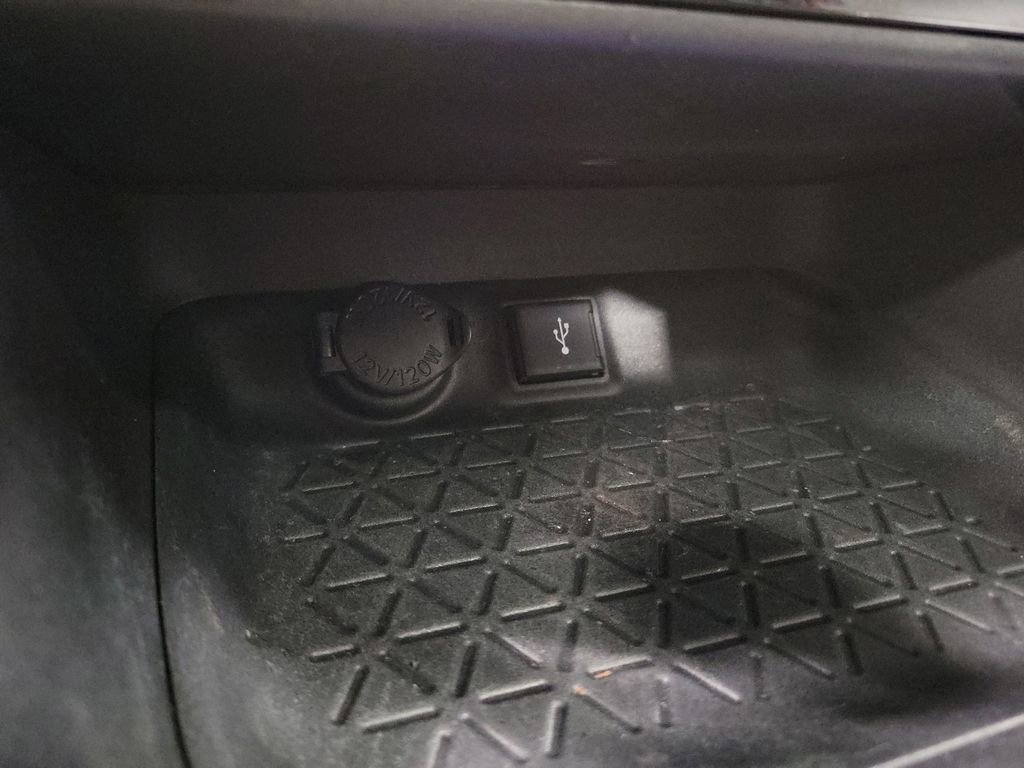 Used 2020 Toyota RAV4 XLE w/ Convenience Package image 17