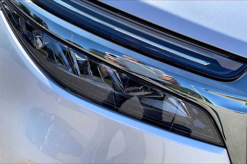 Used 2022 Chevrolet Equinox RS w/ RS Leather Package FWD image 29