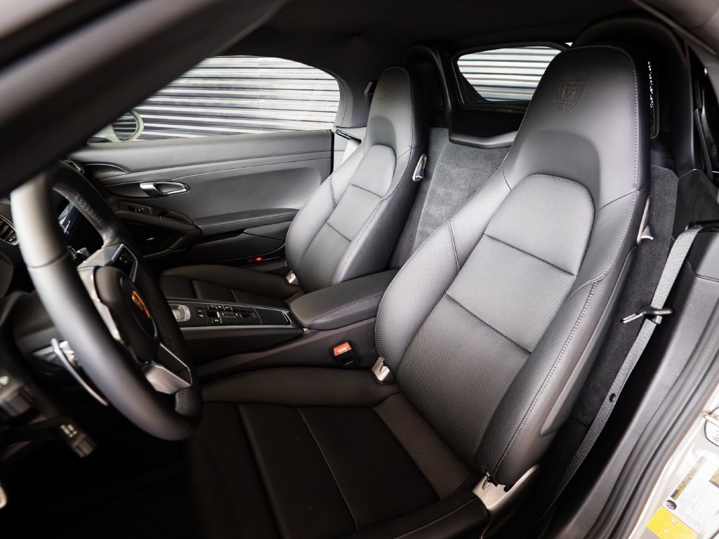 Certified 2025 Porsche 718 Boxster S RWD image 5