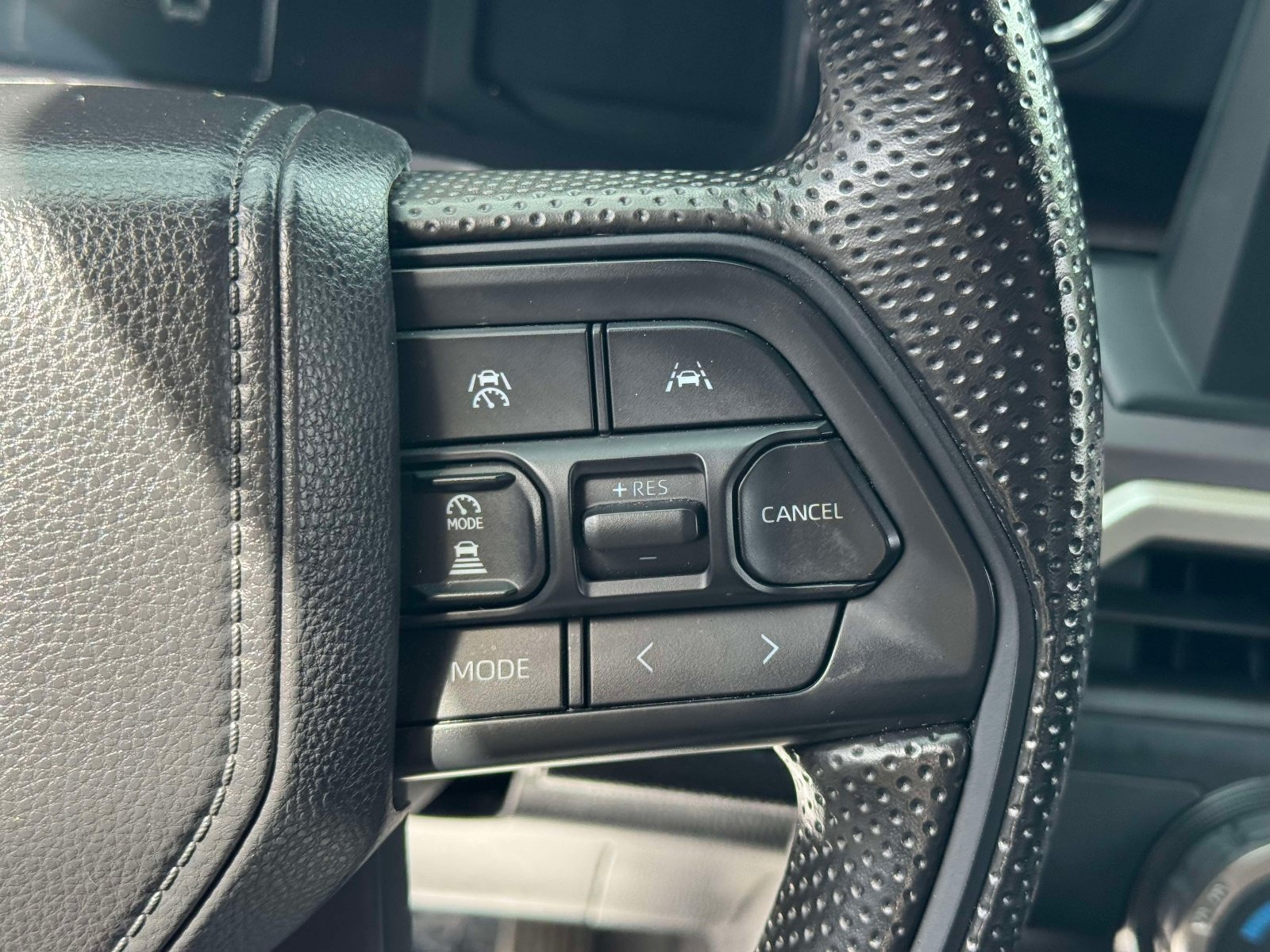 Used 2025 Toyota Tacoma SR5 AWD/4WD image 21