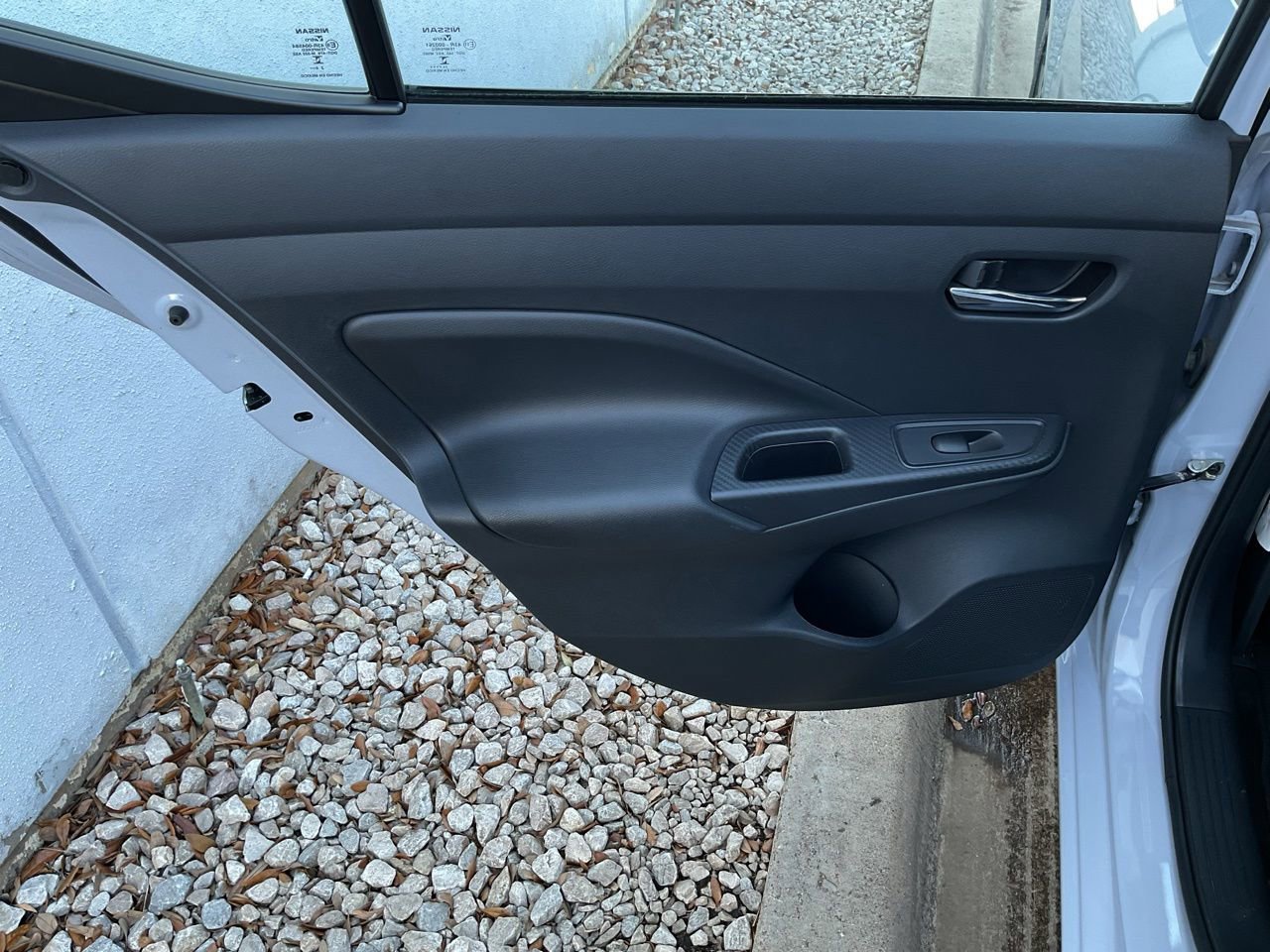 Used 2025 Nissan Versa SV image 17