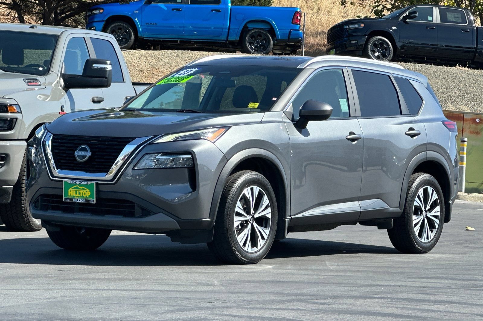 Used 2023 Nissan Rogue SV w/ SV Premium B Package FWD image 9