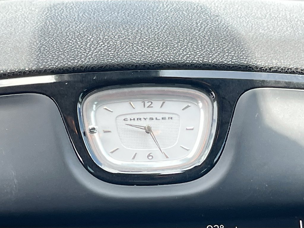 Used 2021 Chrysler 300 Touring L RWD image 32