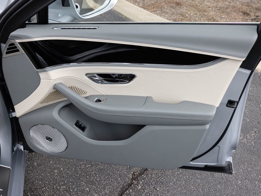 New 2026 Bentley Flying Spur Plug-In Hybrid AWD/4WD image 75