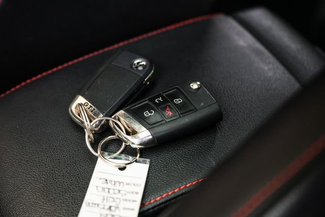 Used 2019 Volkswagen GTI SE FWD image 88