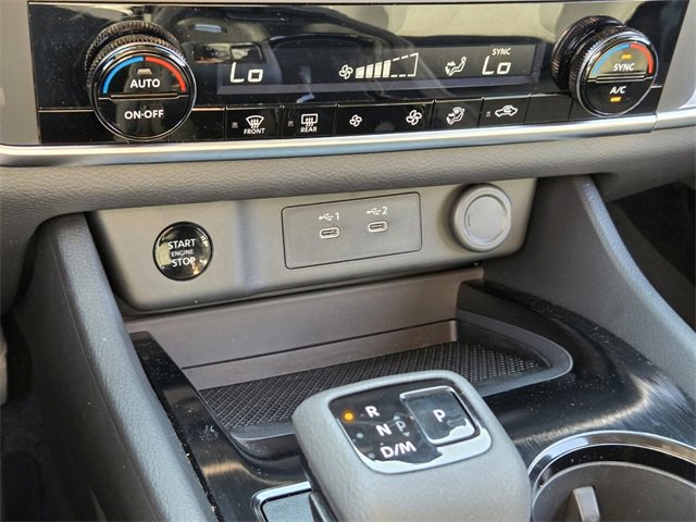 Certified 2025 Nissan Rogue SV image 17