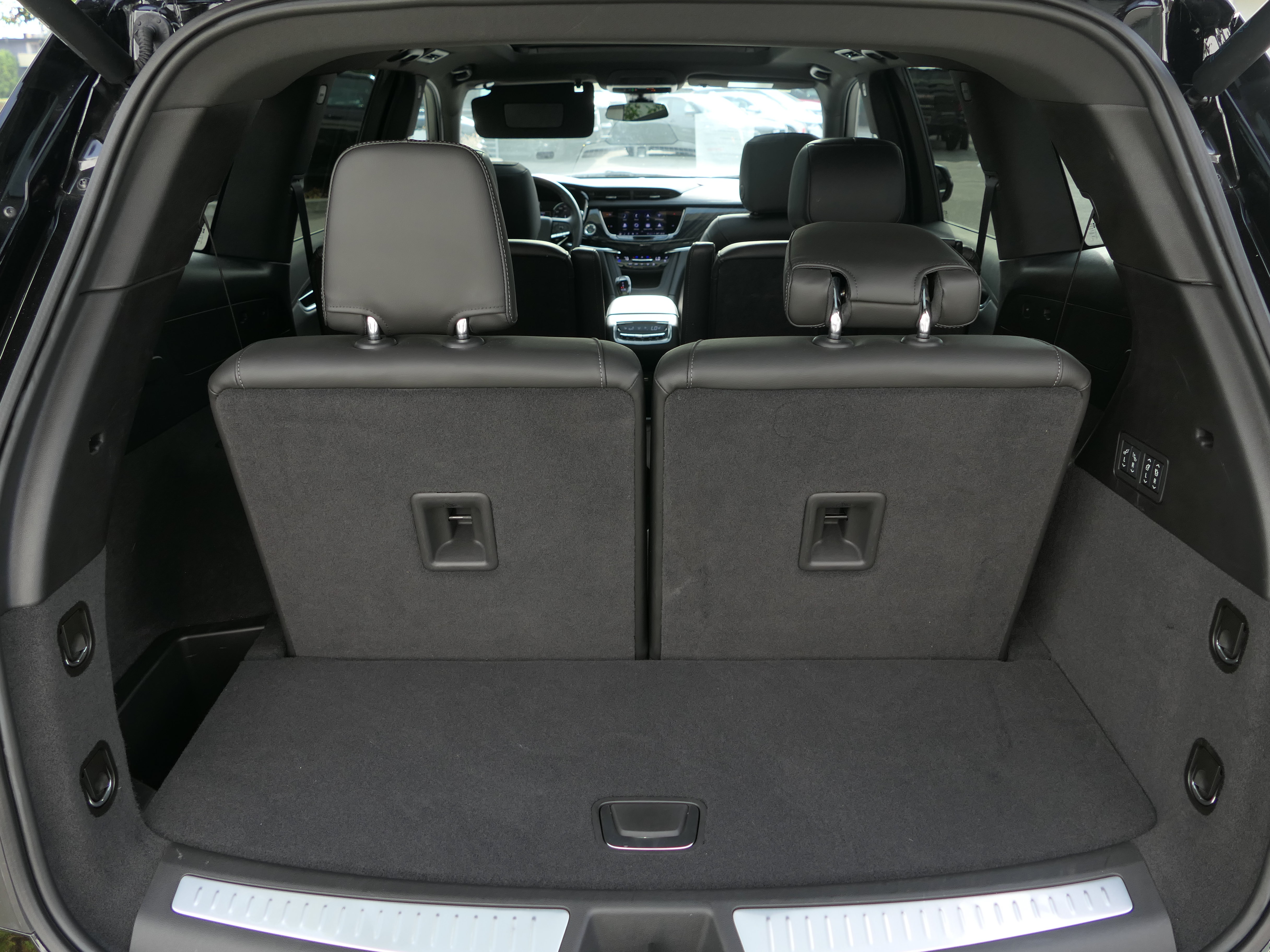 Certified 2025 Cadillac XT6 Premium Luxury FWD image 22