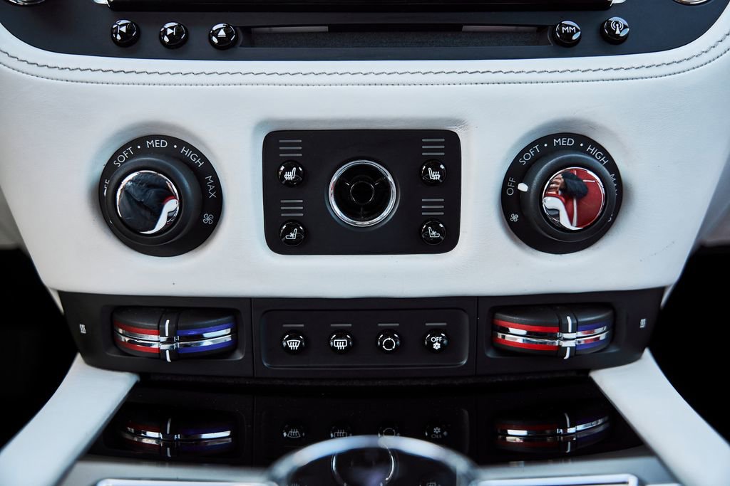 Used 2020 Rolls-Royce Wraith RWD image 63