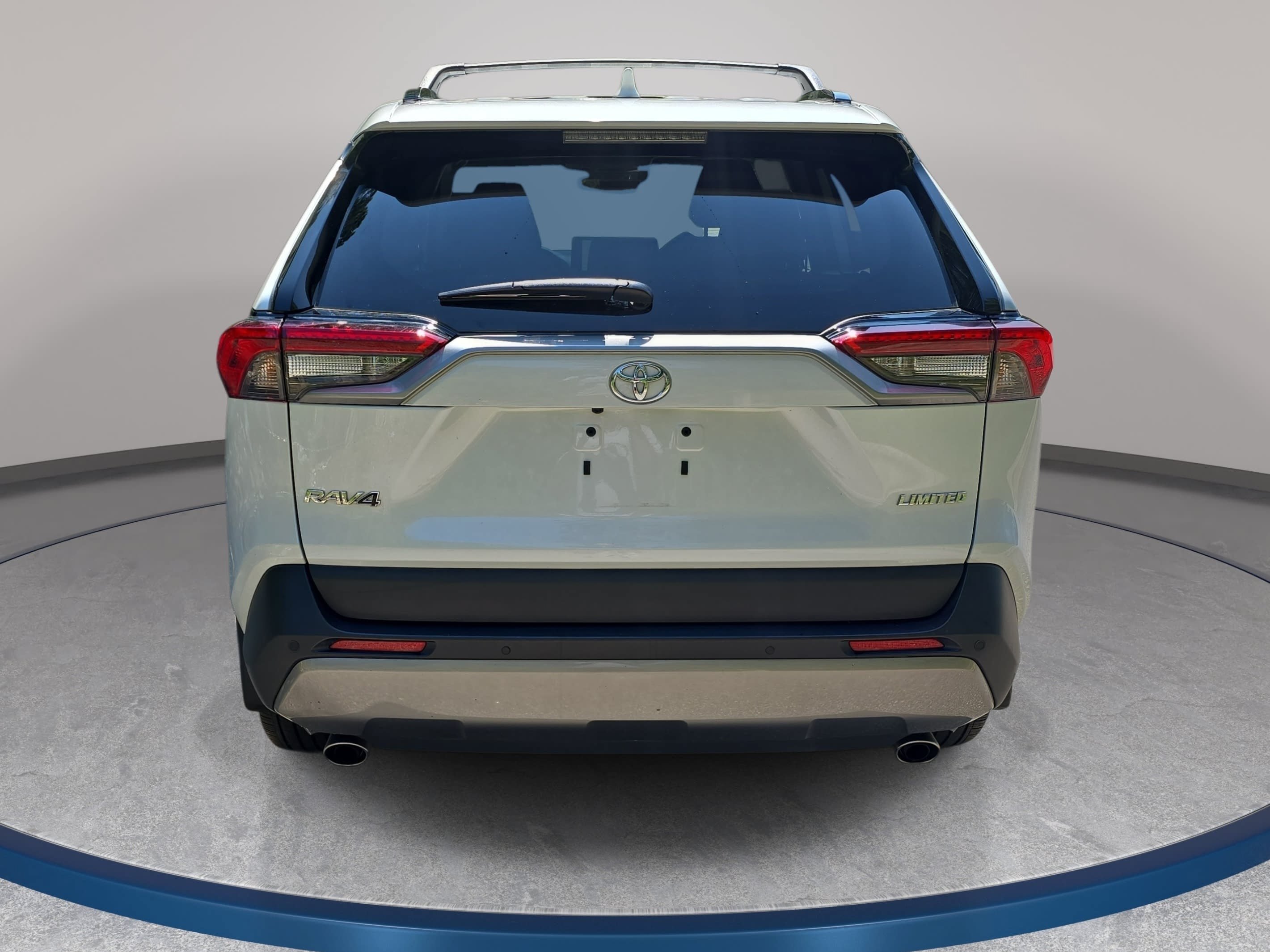 Used 2024 Toyota RAV4 Limited w/ Advanced Technology Package FWD image 6