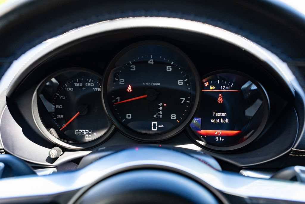 Used 2018 Porsche 718 Cayman RWD image 10