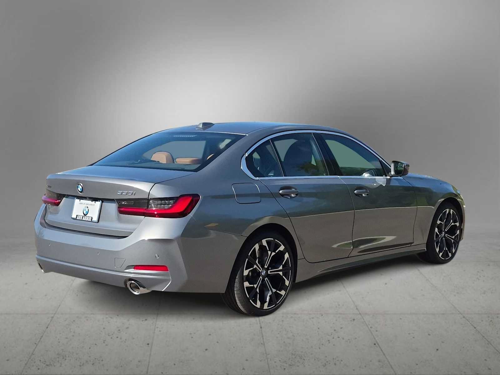 Used 2025 BMW 330i xDrive Sedan w/ Premium Package AWD/4WD image 8