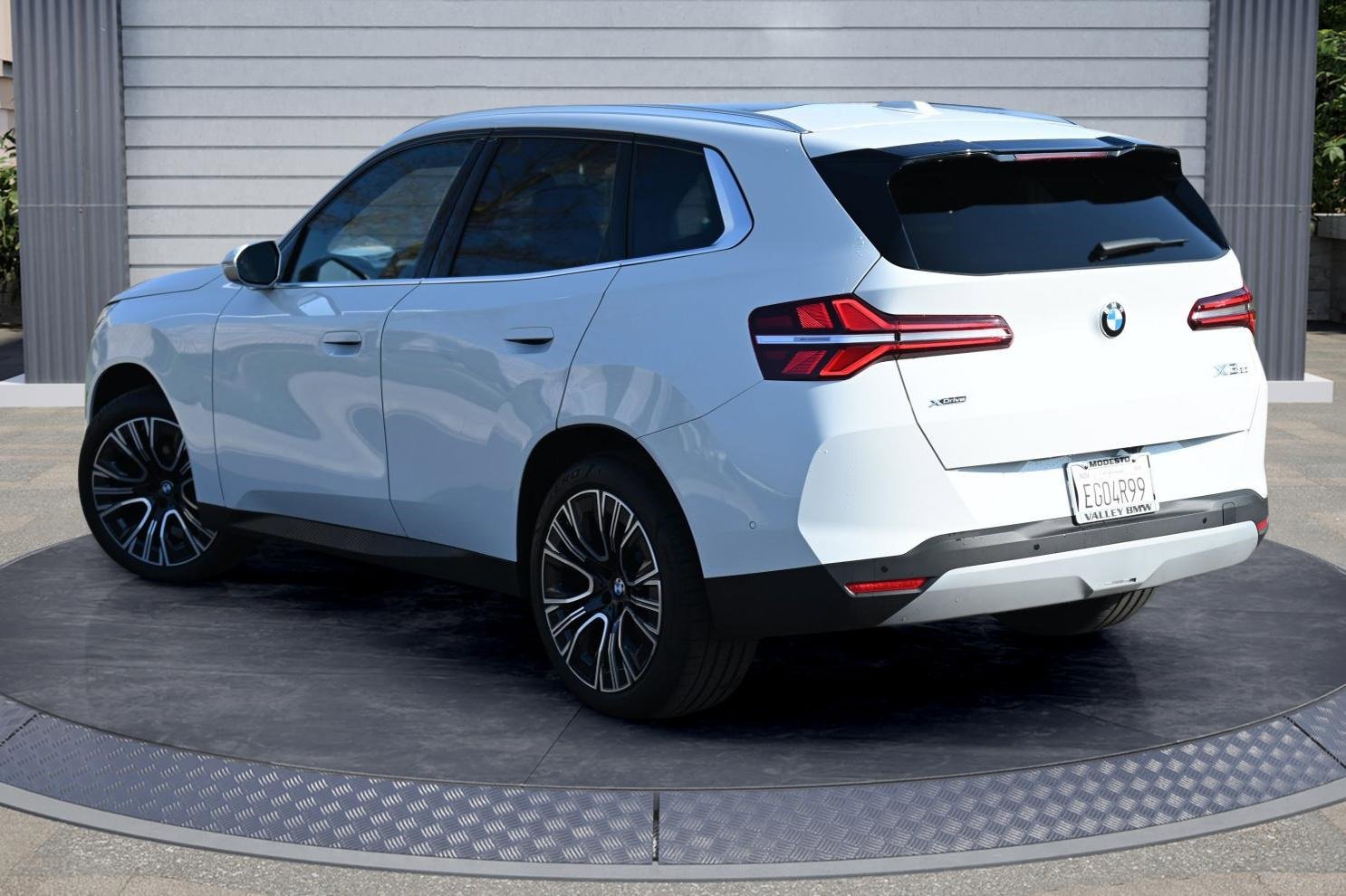 Used 2025 BMW X3 xDrive30i w/ Convenience Package image 4