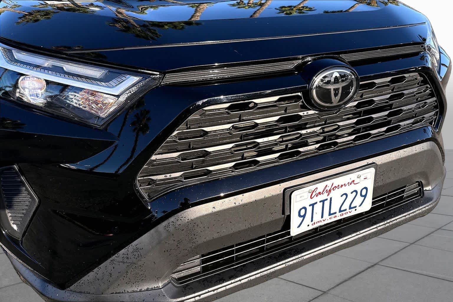 Certified 2025 Toyota RAV4 XLE w/ Convenience Package FWD image 29