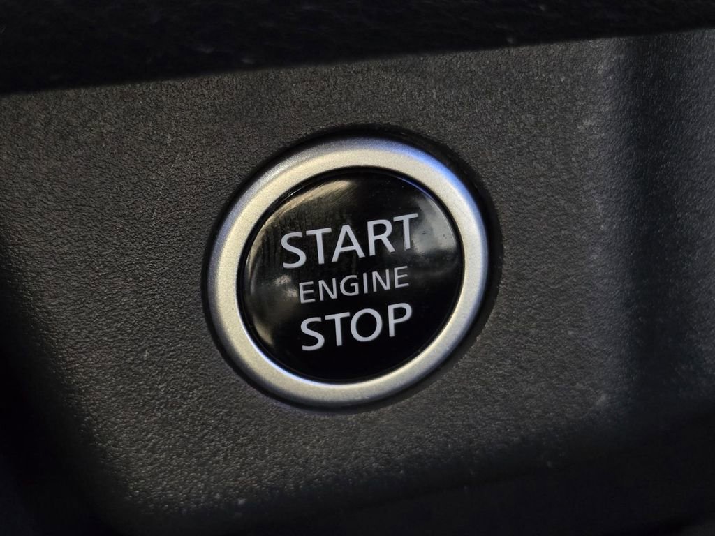 Certified 2023 Nissan Rogue SV image 28