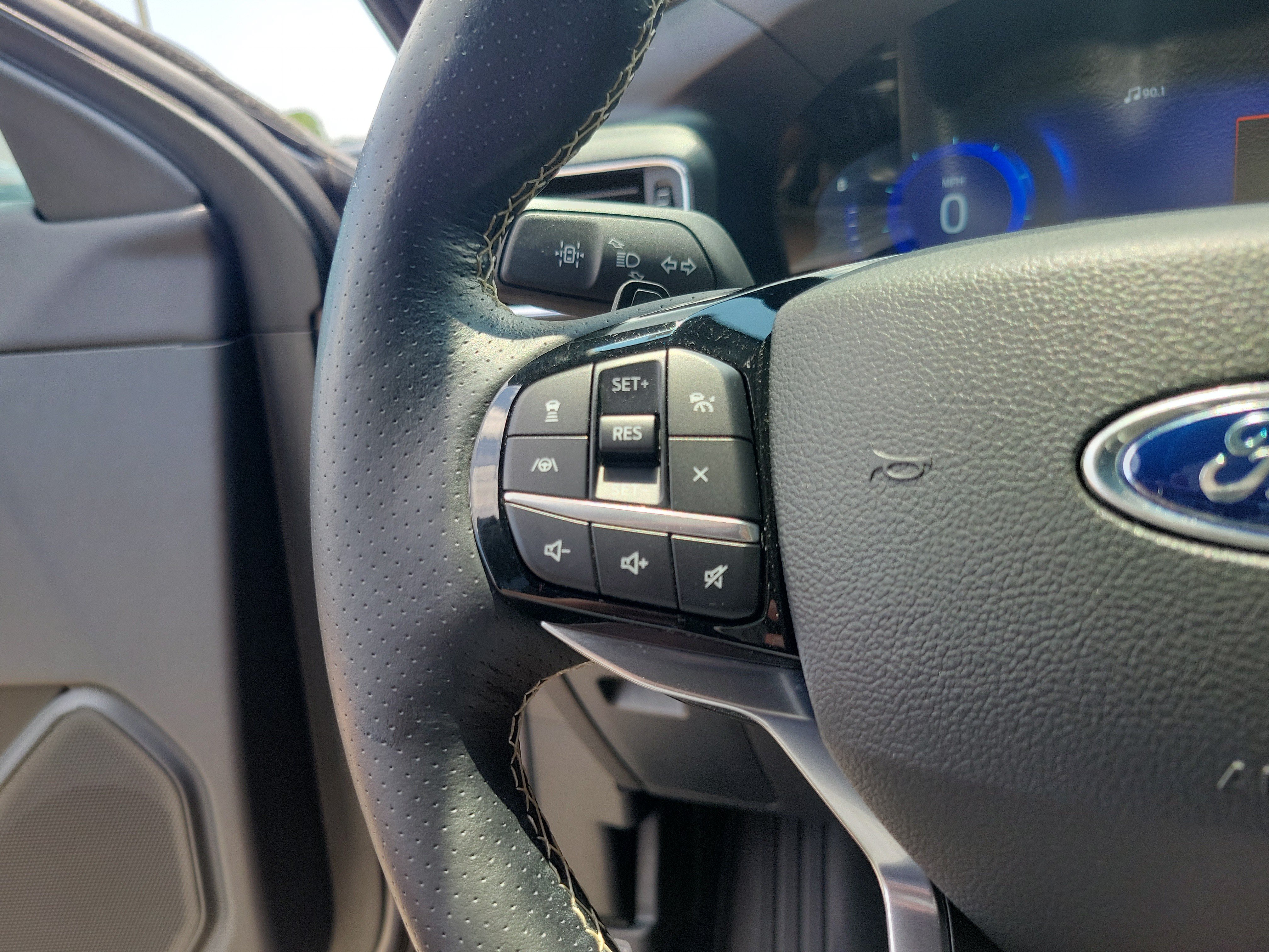 Used 2022 Ford Explorer ST w/ ST Street Pack RWD image 23