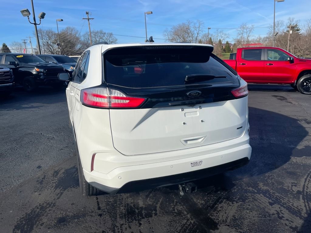 Used 2024 Ford Edge SE w/ Black Appearance Package image 4