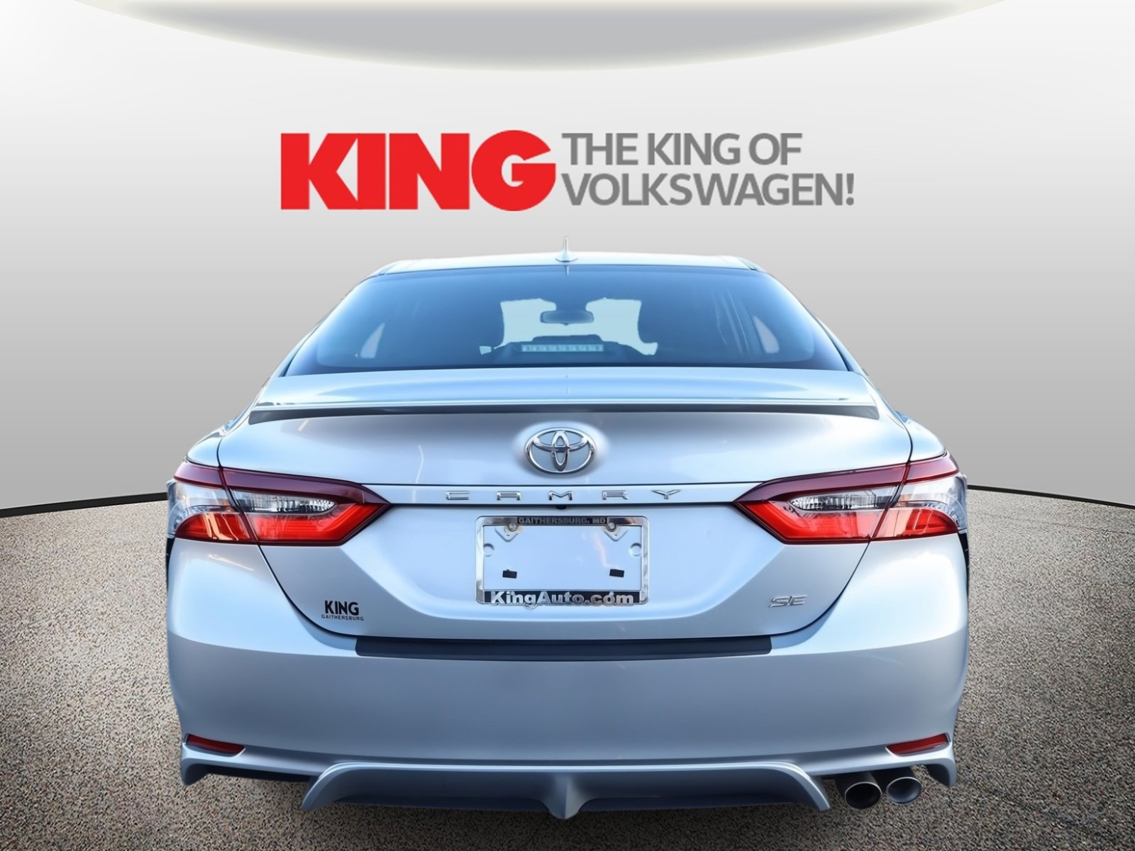 Used 2024 Toyota Camry SE image 4