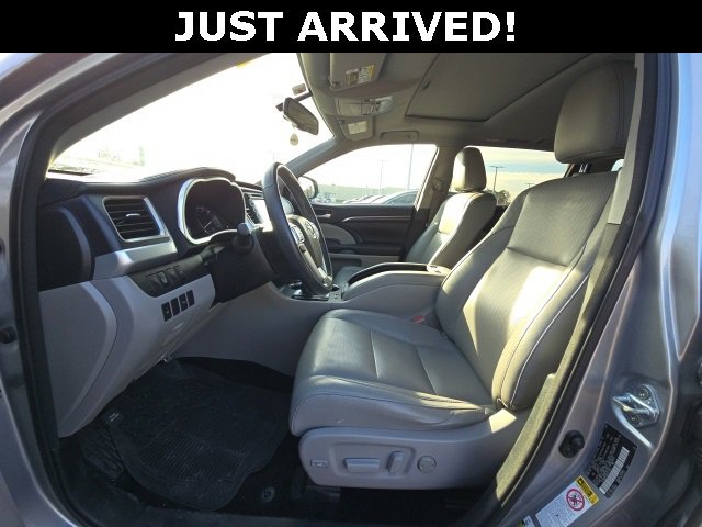 Used 2016 Toyota Highlander Limited image 14