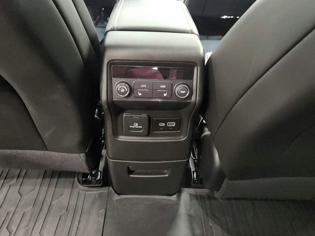 Used 2023 GMC Acadia Denali w/ Denali Ultimate Package AWD/4WD image 36