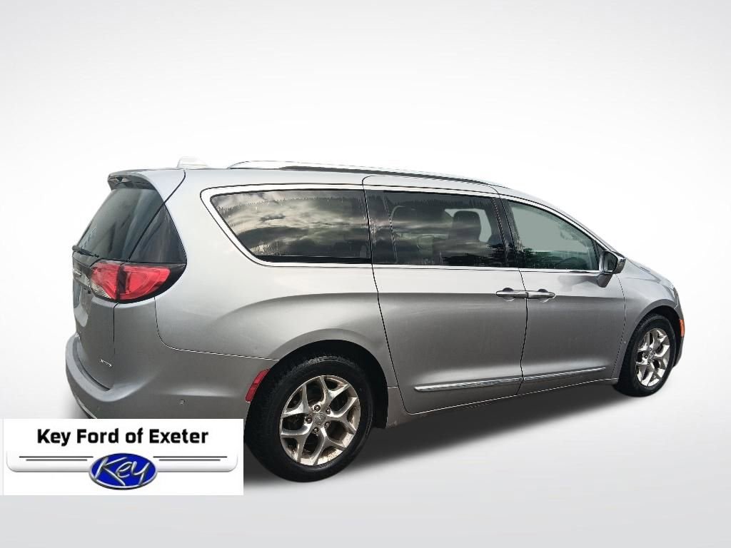 Used 2018 Chrysler Pacifica Limited w/ Advanced Safetytec Group FWD image 12