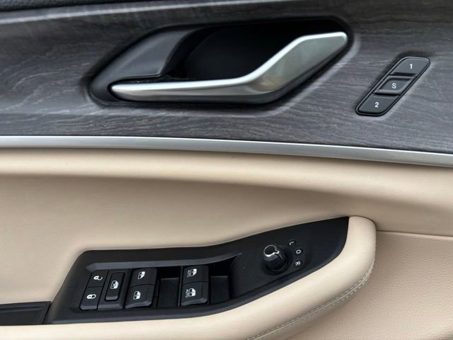 Used 2021 Jeep Grand Cherokee L Limited image 15