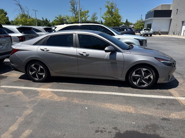 Used 2021 Hyundai Elantra Limited FWD image 5