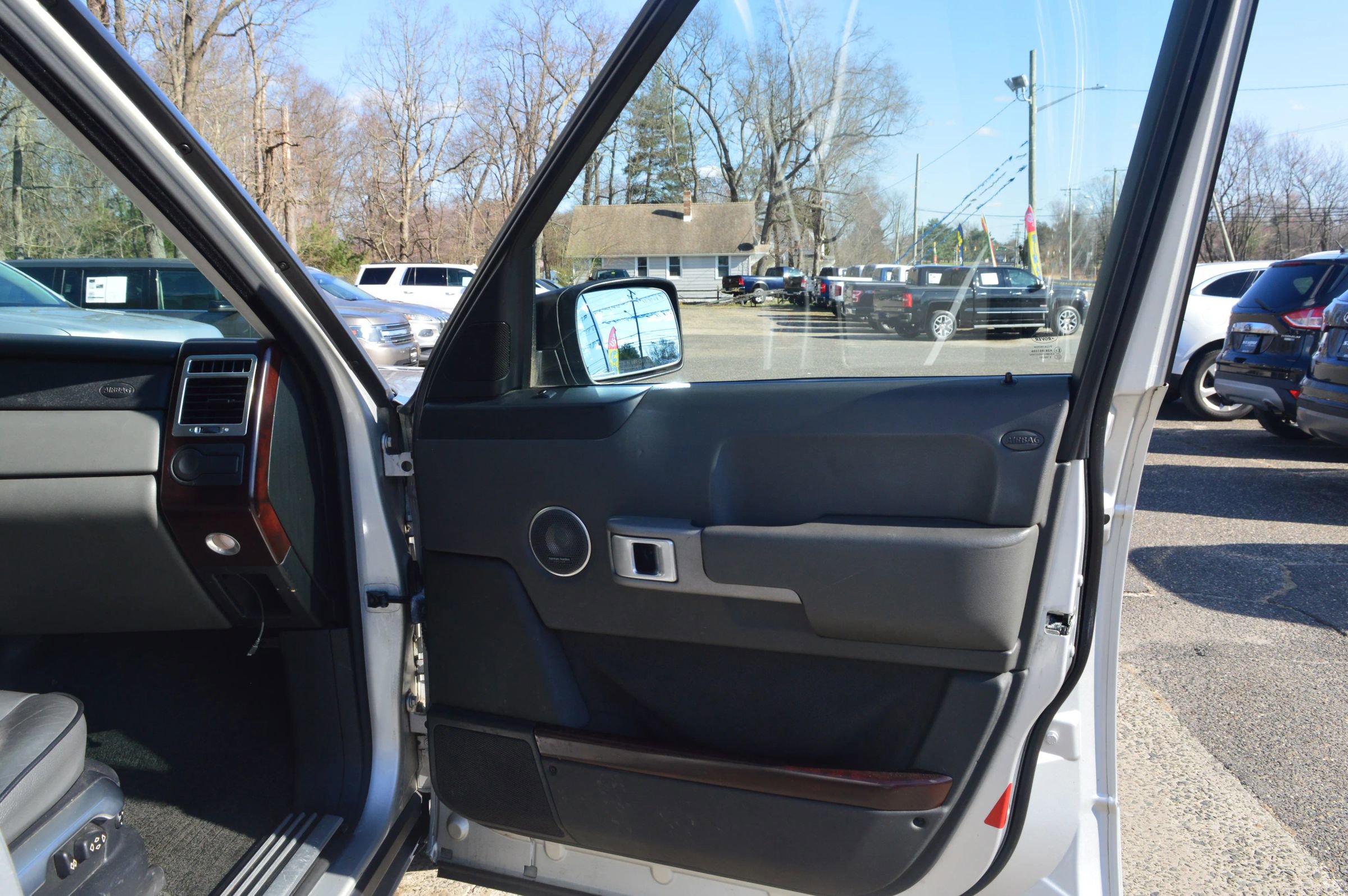 Used 2006 Land Rover Range Rover HSE image 25