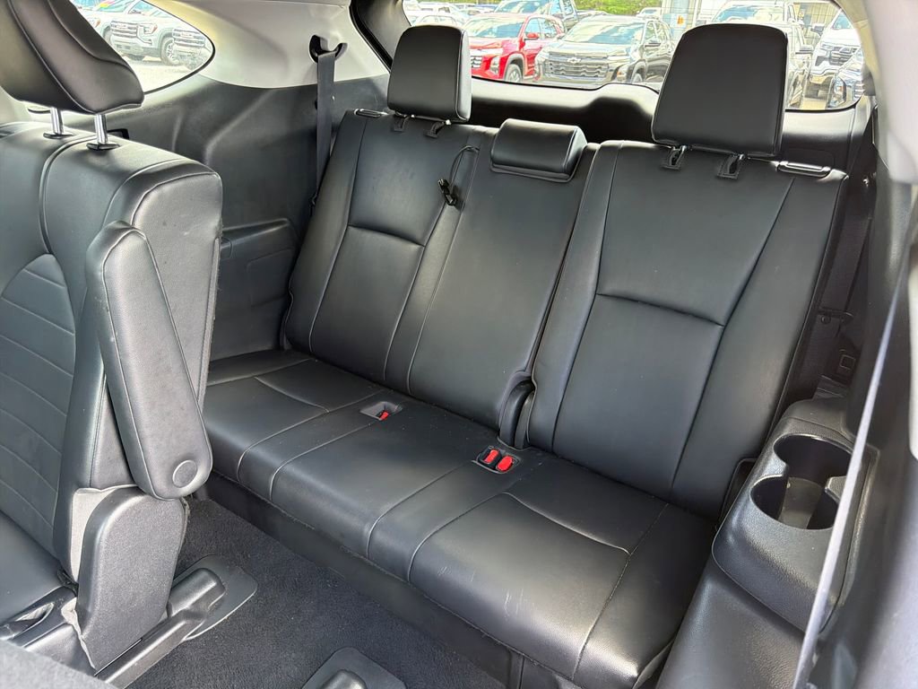 Used 2020 Toyota Highlander XLE FWD image 45