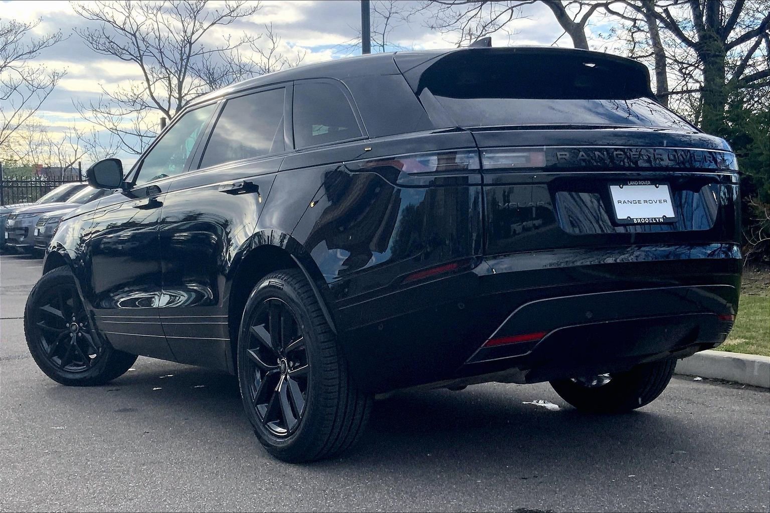 Used 2026 Land Rover Range Rover Velar Dynamic SE AWD/4WD image 11