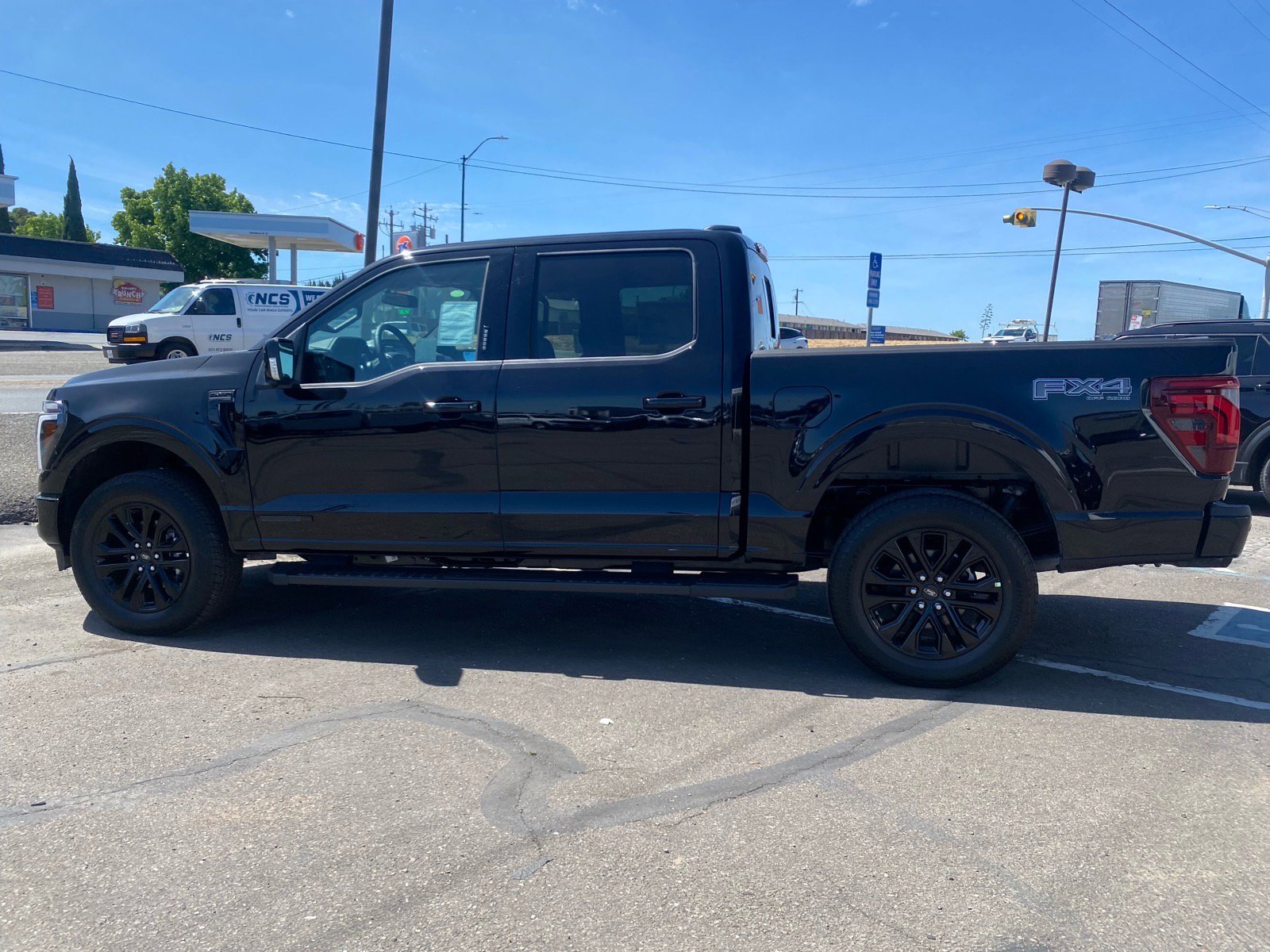 New 2026 Ford F150 Lariat w/ Equipment Group 502A High AWD/4WD image 4