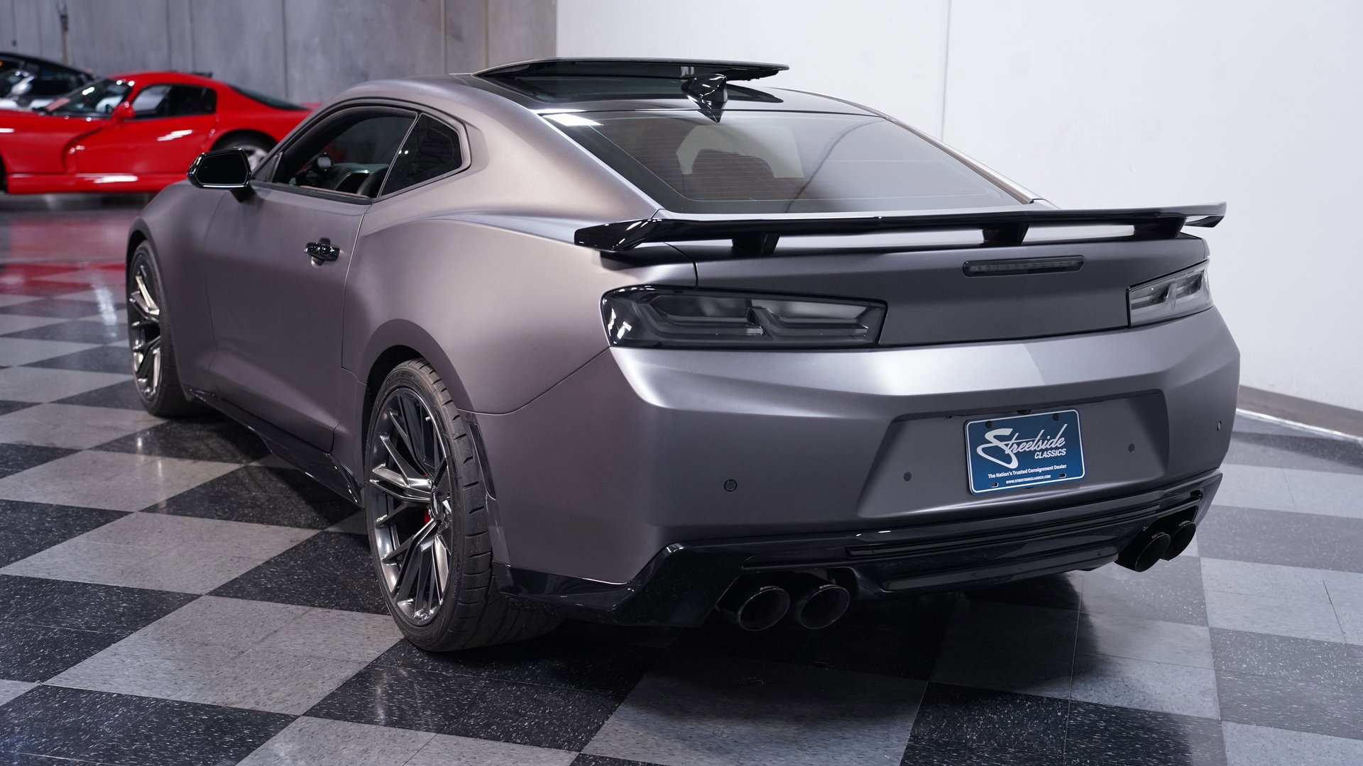 Used 2018 Chevrolet Camaro ZL1 RWD image 8