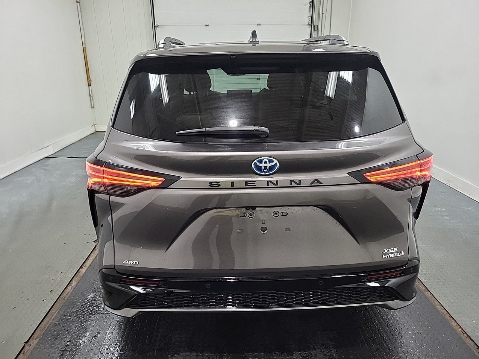 Used 2022 Toyota Sienna XSE AWD/4WD image 8