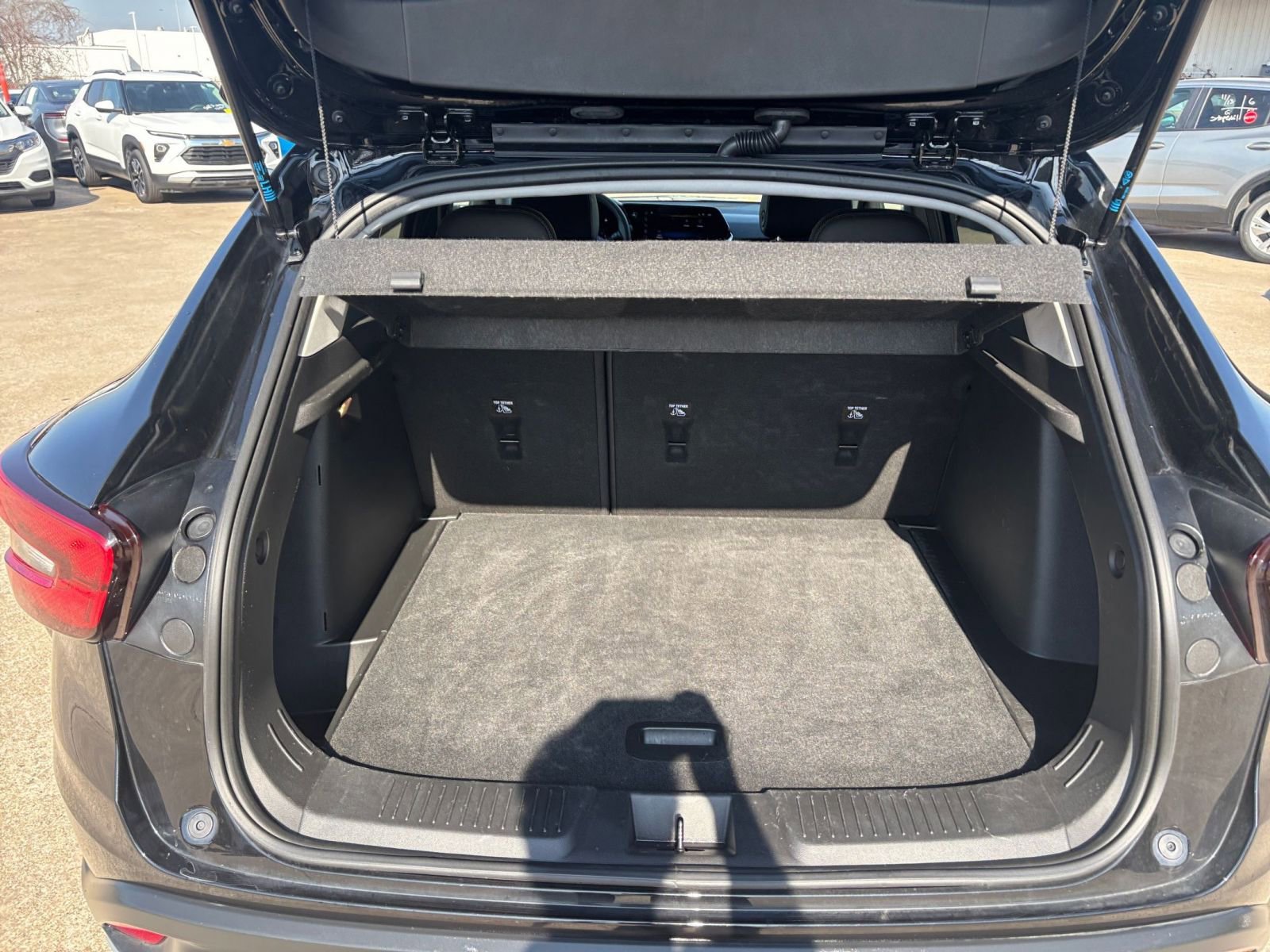 Used 2025 Chevrolet Trax LT FWD image 30