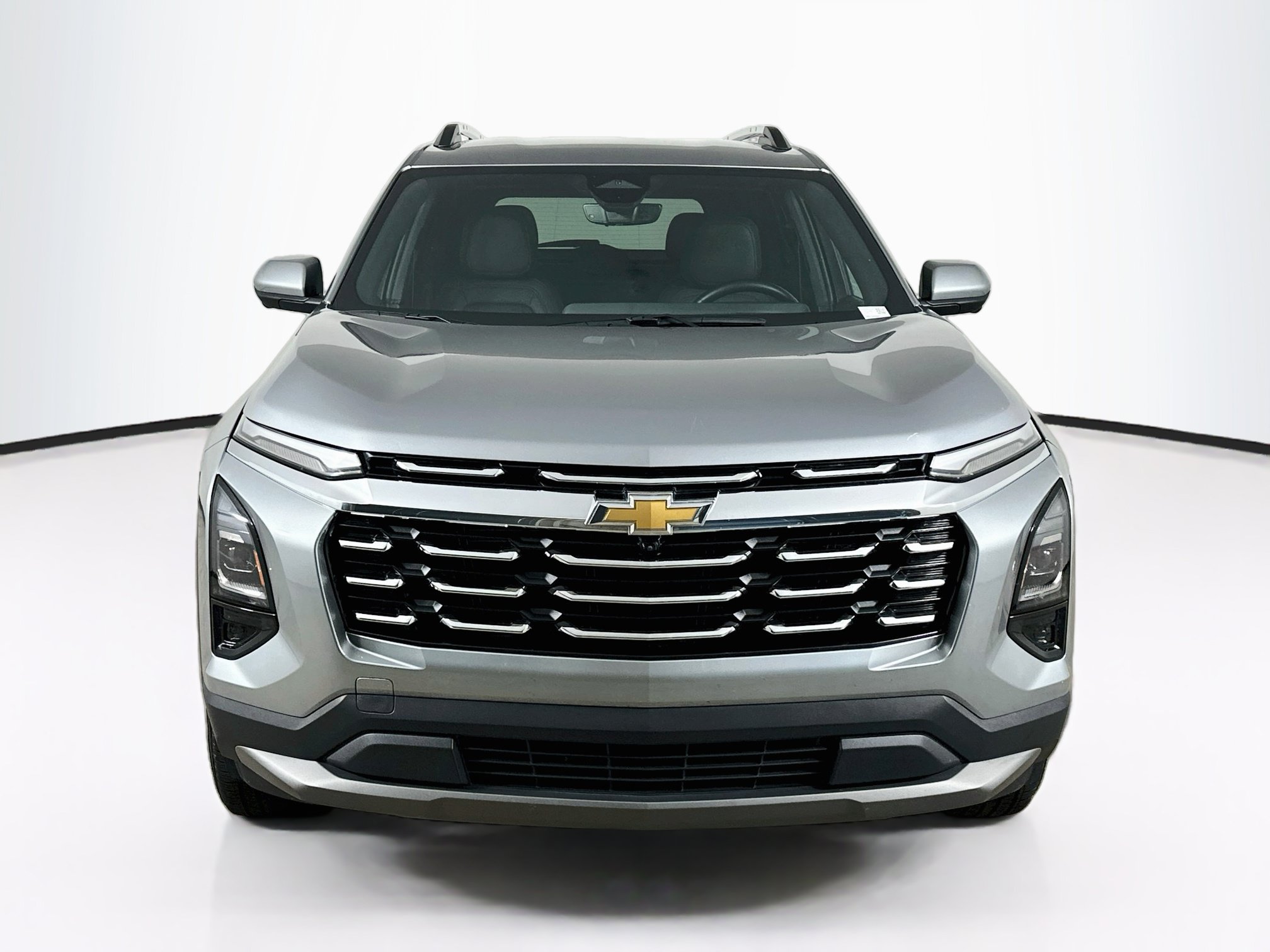 Used 2025 Chevrolet Equinox LT w/ Convenience Package II FWD image 2