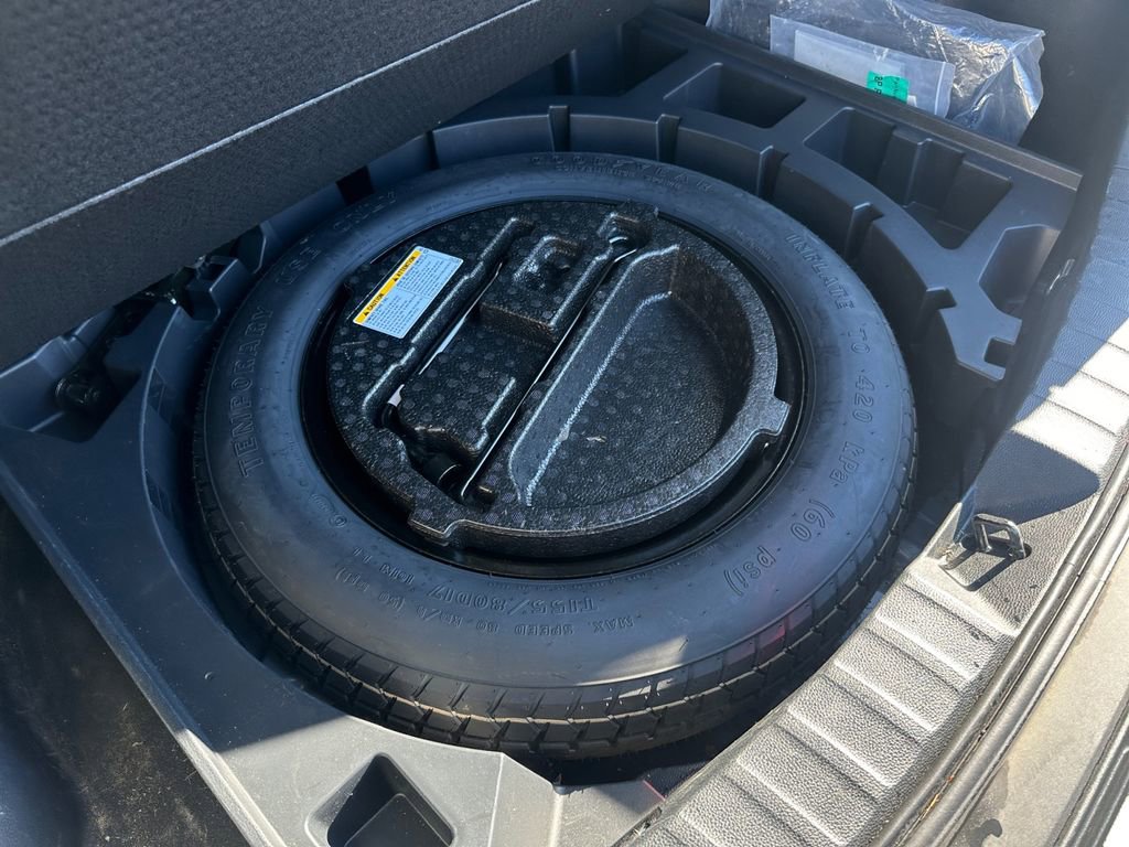 Used 2024 Toyota Corolla Cross LE image 29