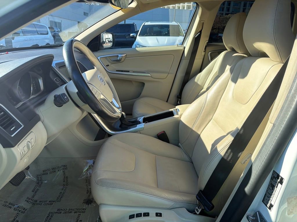 Used 2016 Volvo XC60 T5 Premier image 14