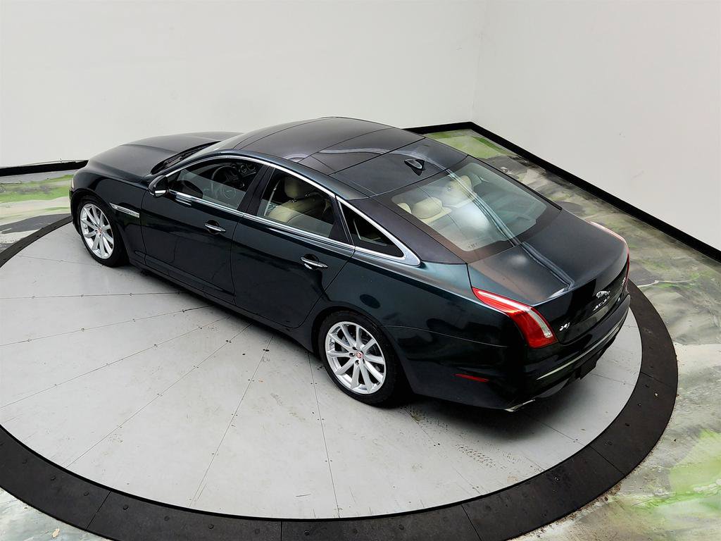 Used 2015 Jaguar XJ AWD image 36