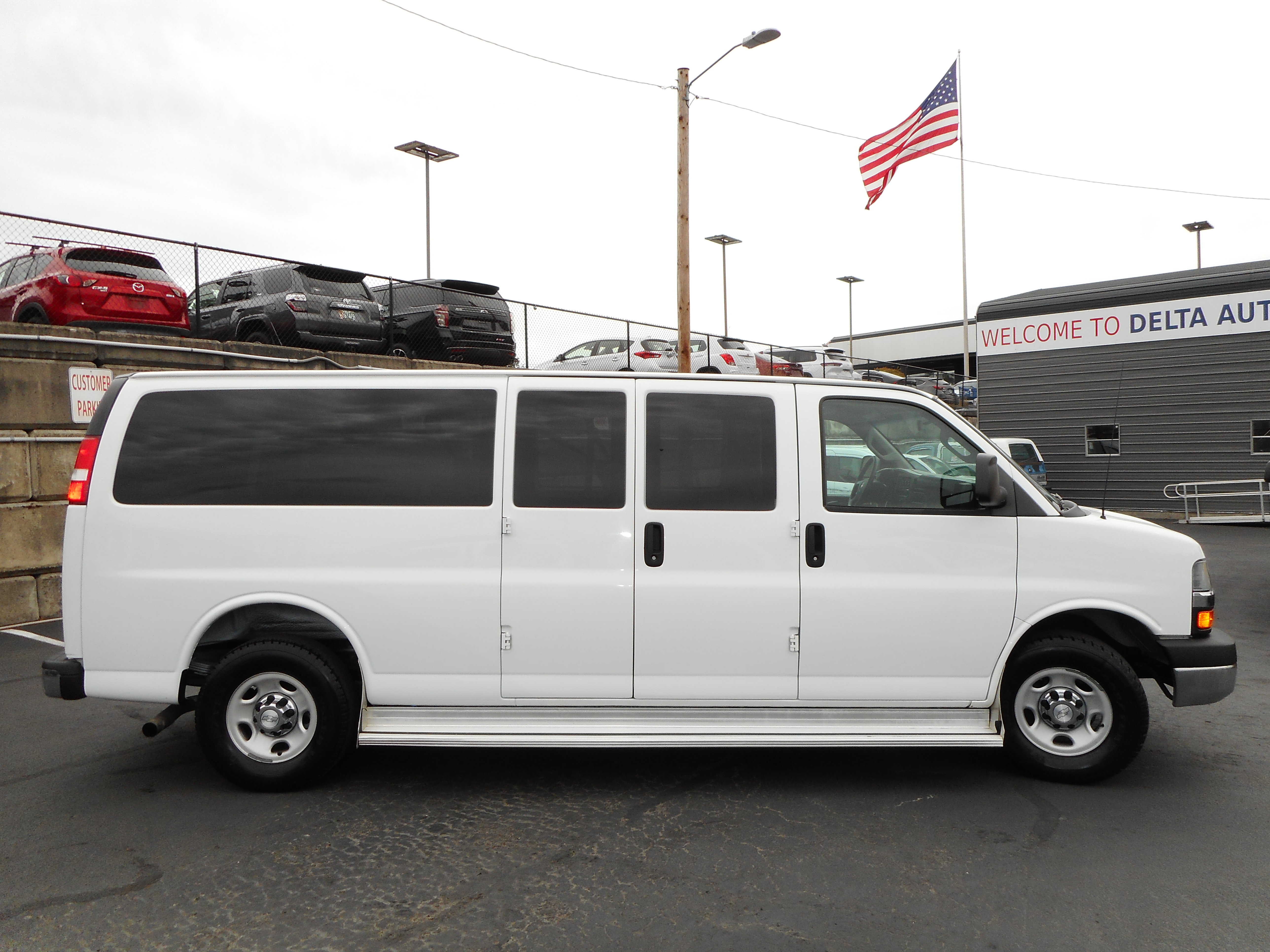 Used 2016 Chevrolet Express 3500 LT w/ LT Preferred Equipment Group RWD image 6