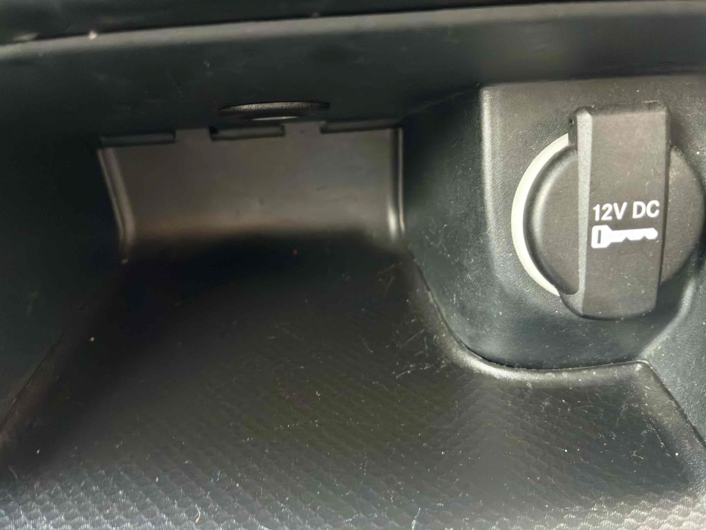 Used 2015 Dodge Charger SE RWD image 28