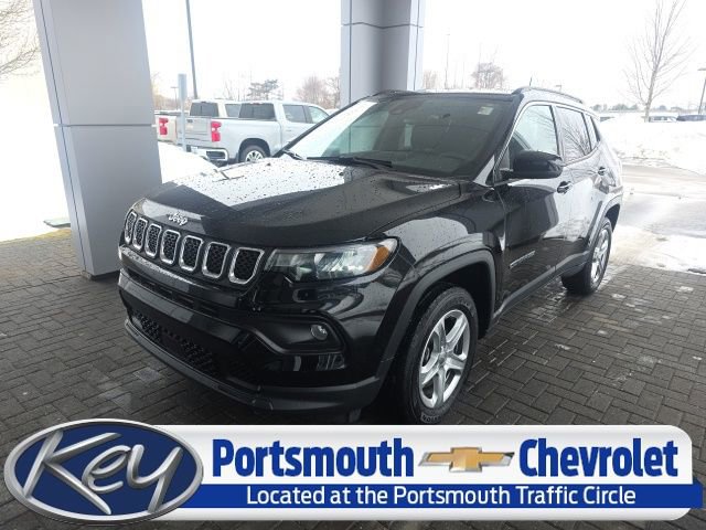 Used 2023 Jeep Compass Latitude image 1