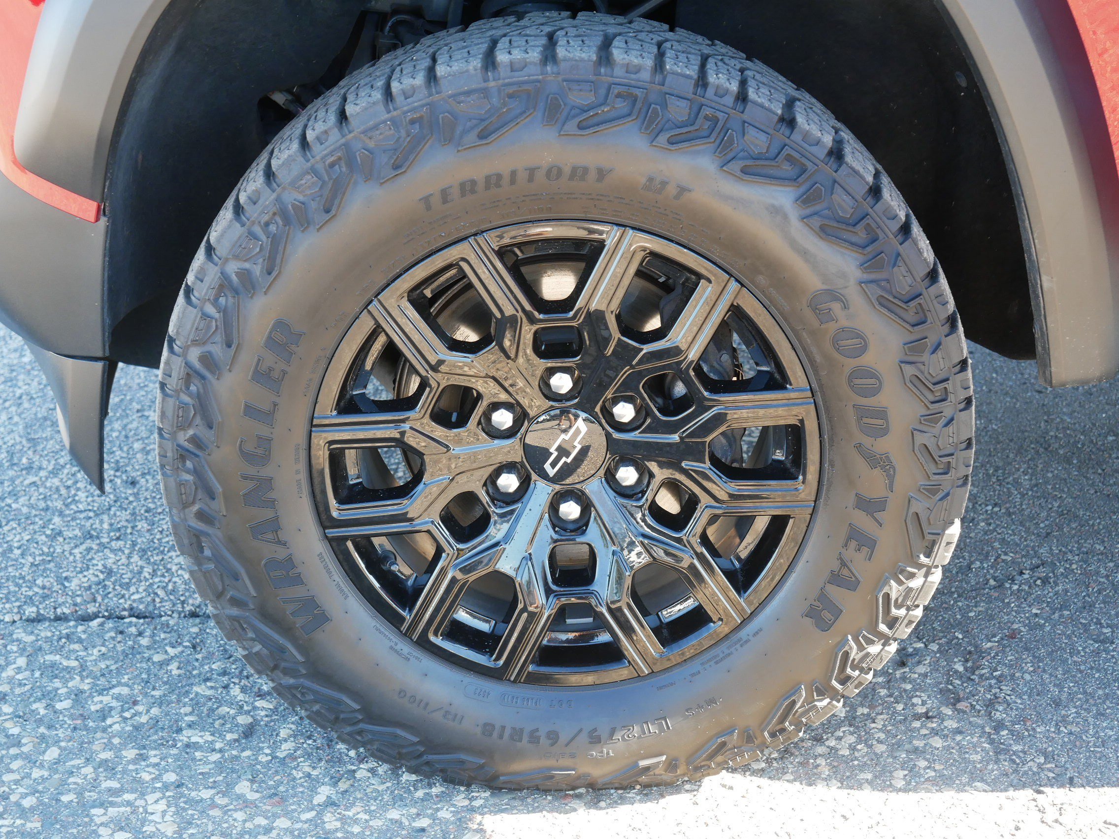 Used 2024 Chevrolet Colorado Trail Boss w/ Advanced Trailering Package AWD/4WD image 15