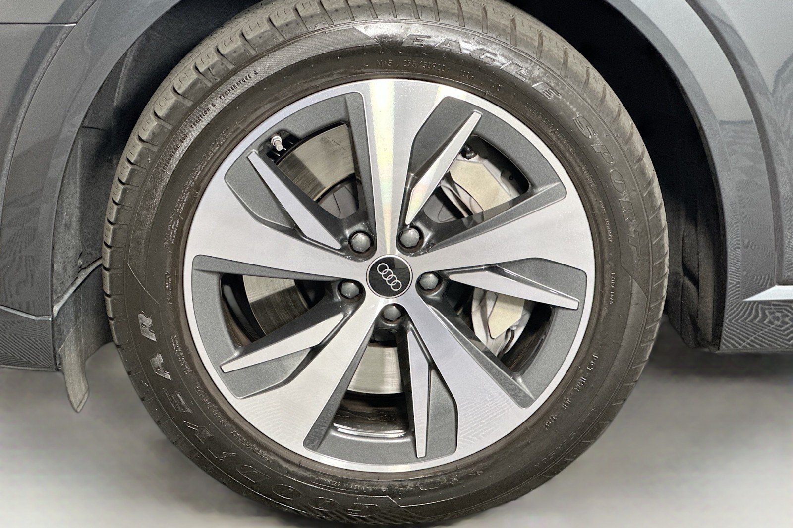 Used 2024 Audi Q8 e-tron Premium Plus w/ Premium Plus Package AWD/4WD image 11