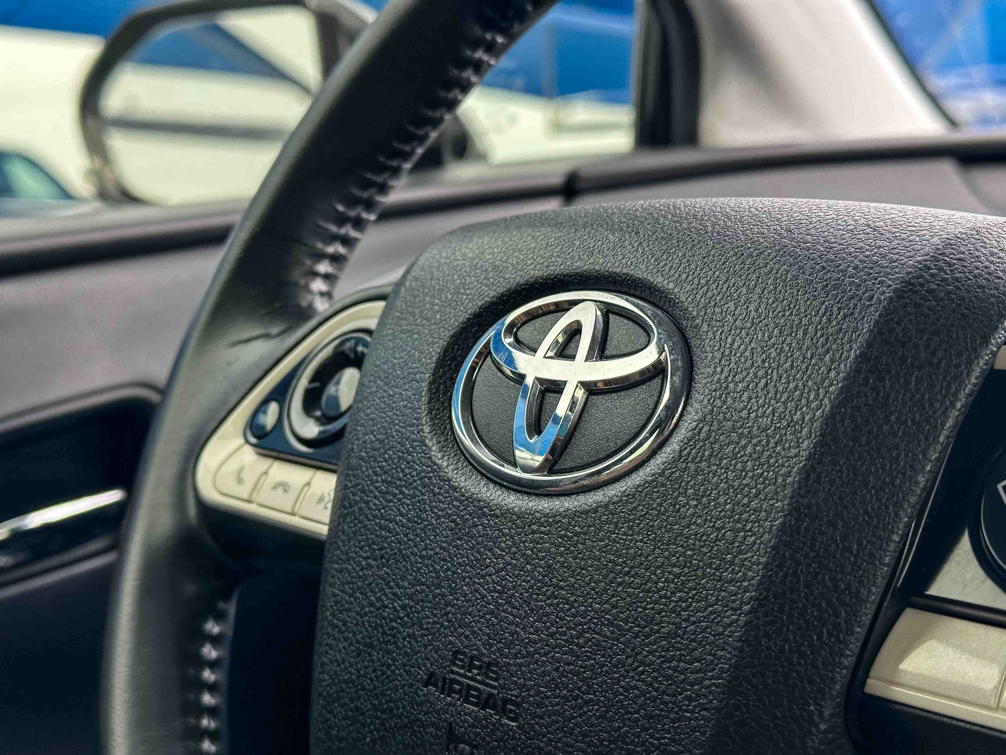 Used 2018 Toyota Prius Four image 30