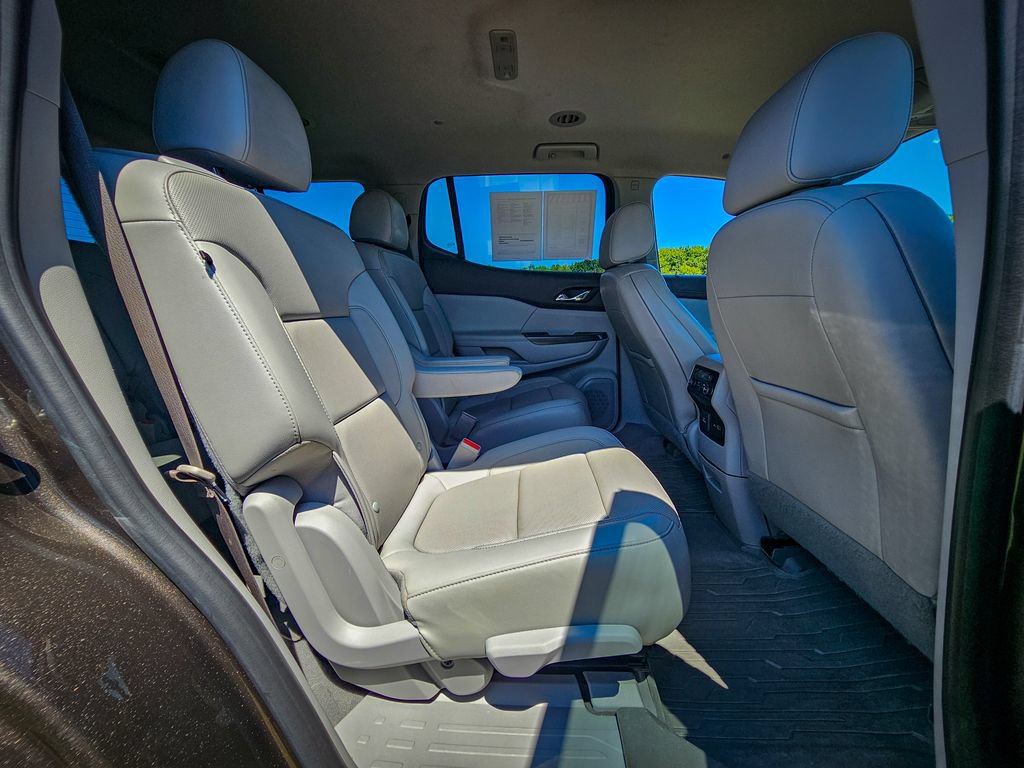 Used 2020 GMC Acadia SLT w/ LPO, Floor Liner Package FWD image 41