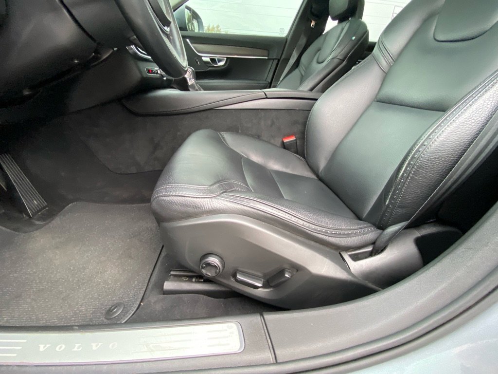 Used 2018 Volvo V90 T6 Cross Country w/ Convenience Package image 35