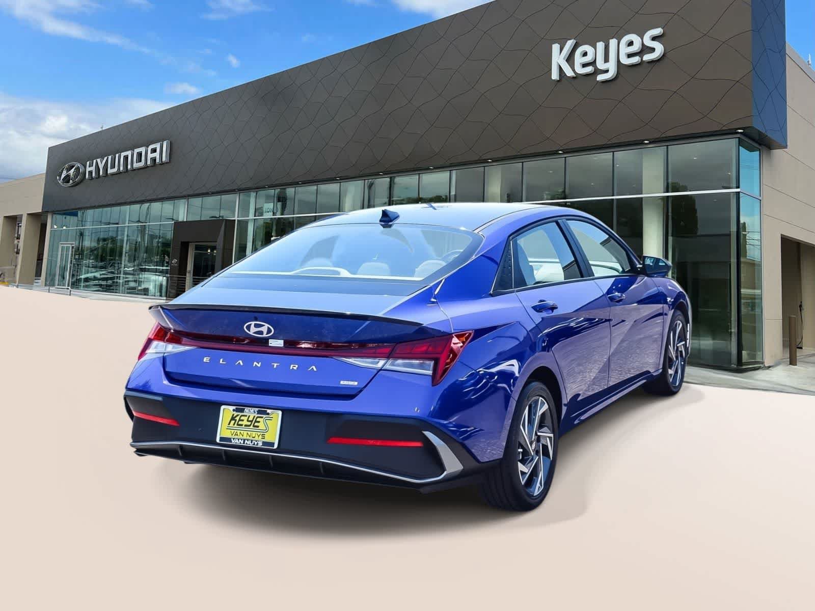 Certified 2025 Hyundai Elantra SEL FWD image 4