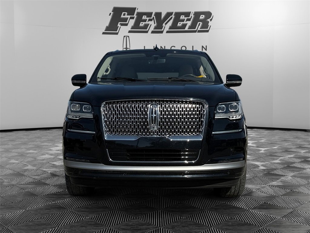 Used 2023 Lincoln Navigator L Reserve image 6