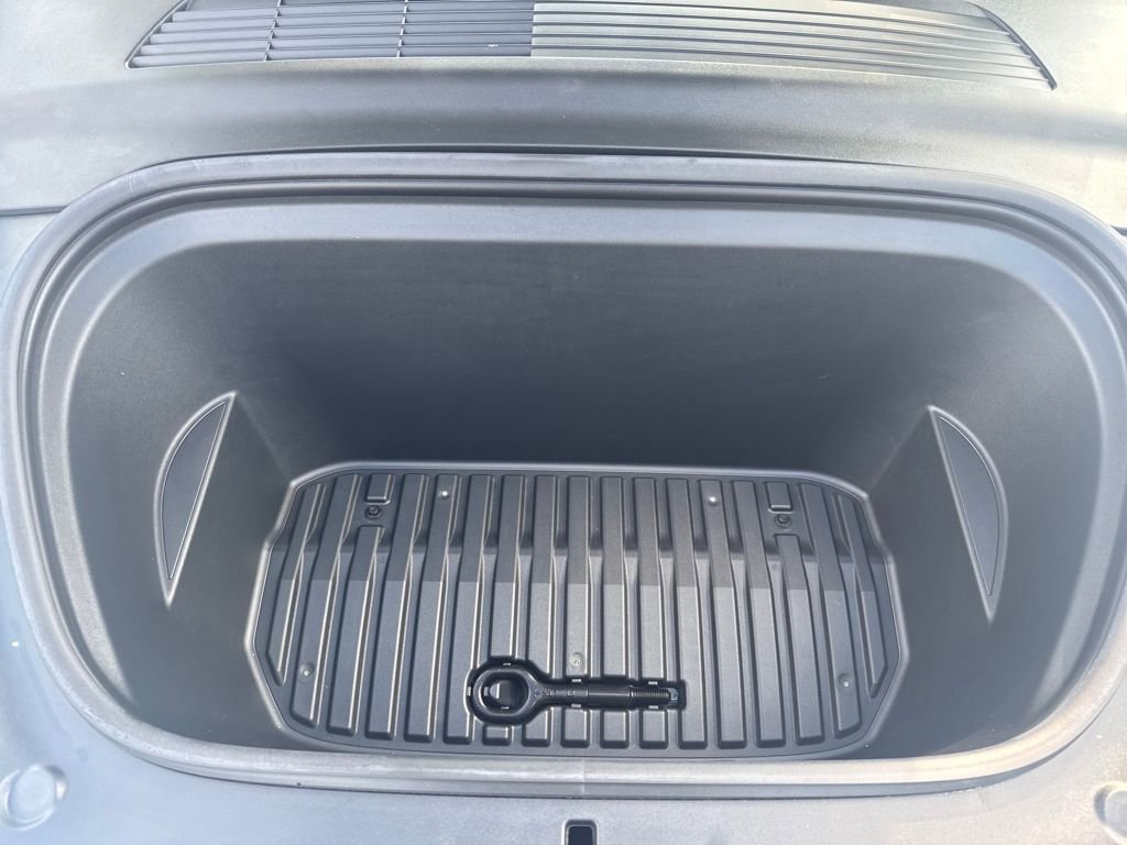 Used 2021 Tesla Model Y Long Range image 19