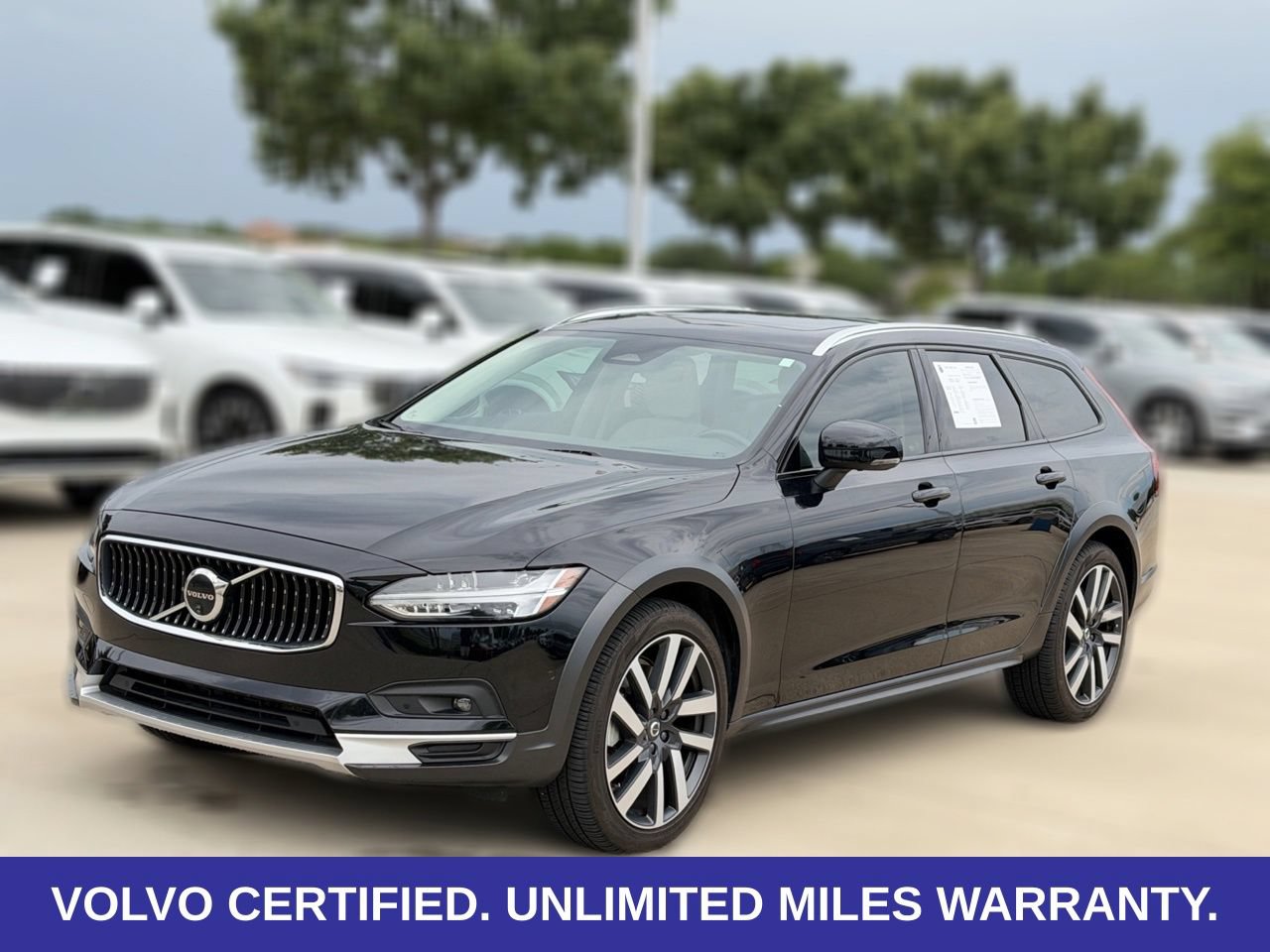 Certified 2025 Volvo V90 B6 Cross Country Ultra AWD/4WD image 4